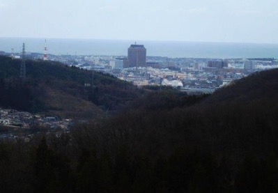 8伝燈寺道の海の見える丘
